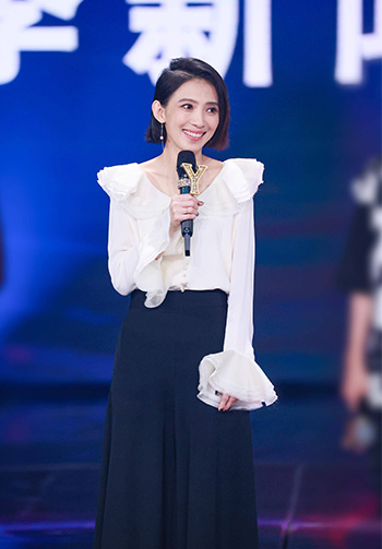 戴佩妮个人图片